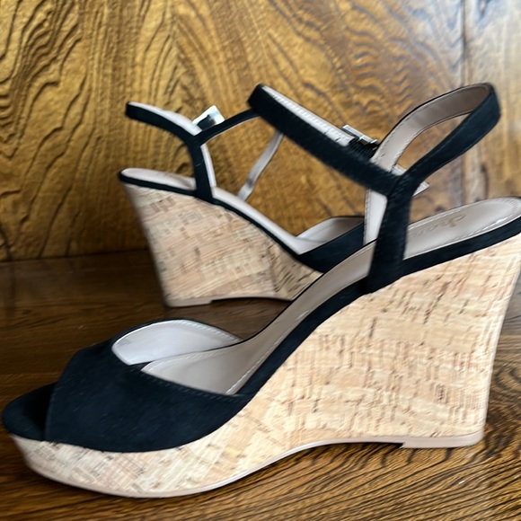 Beautiful wedges - Picture 3 of 7